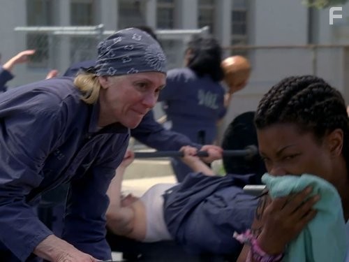 Lorraine Toussaint and Judith Light in Дурнушка (2006)