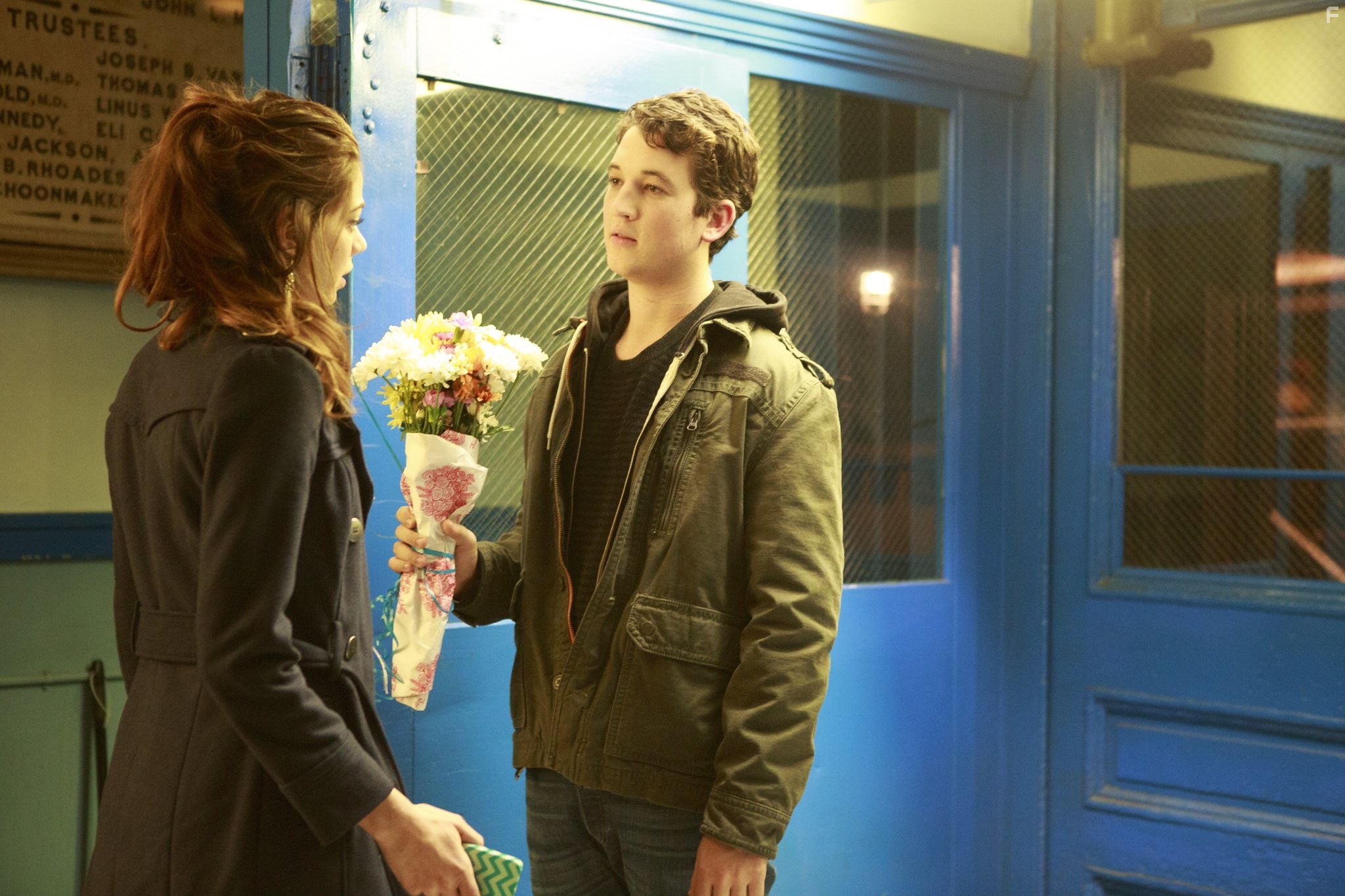 Miles Teller and Analeigh Tipton in Секс на две ночи (2014)