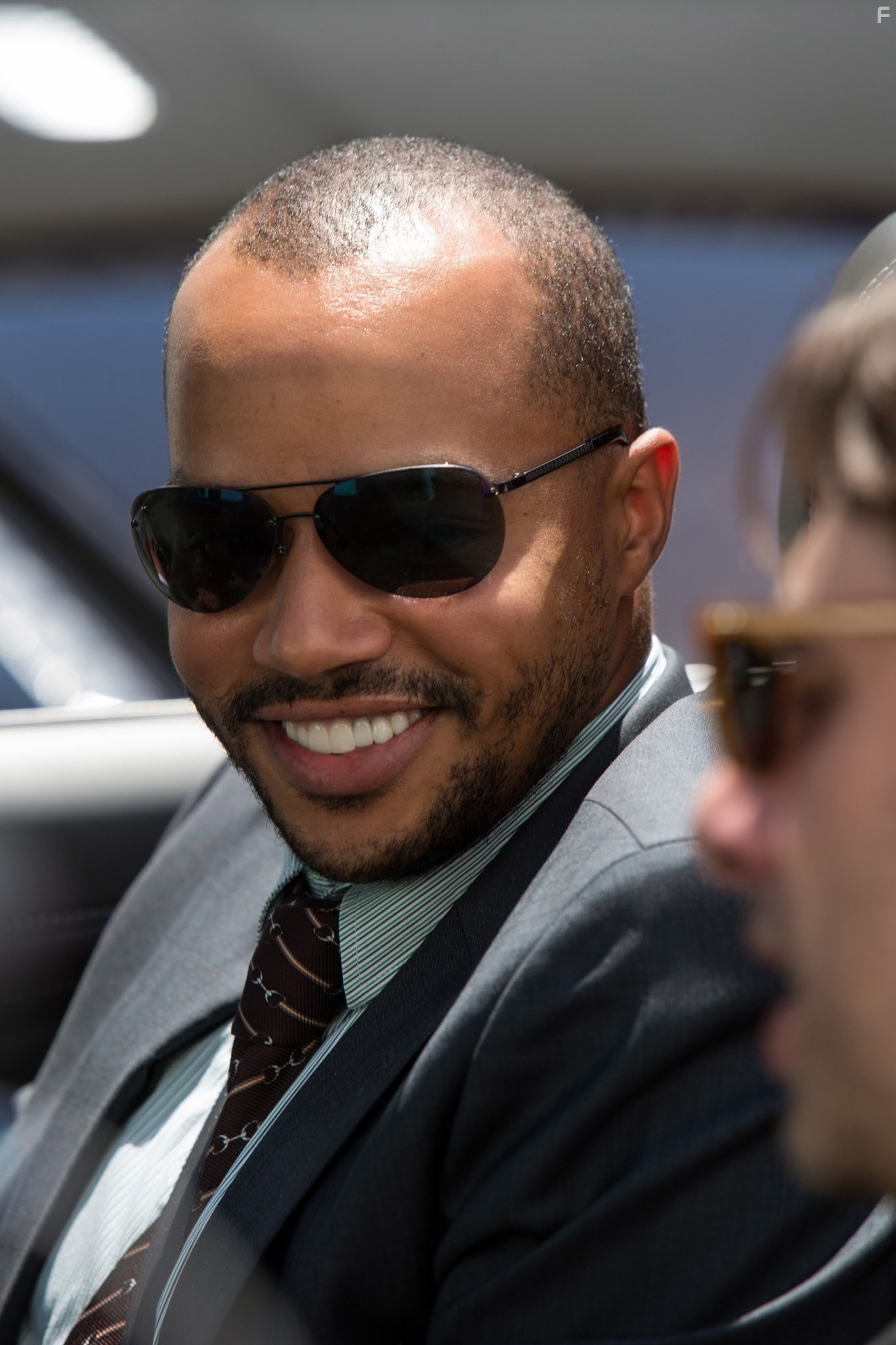 Donald Faison in Хотел бы я быть здесь (2014)