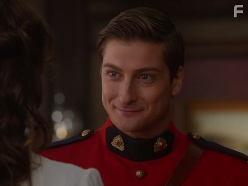 Daniel Lissing in Когда зовёт сердце (2014)