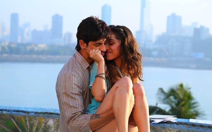 Sidharth Malhotra and Shraddha Kapoor in Злодей (2014)