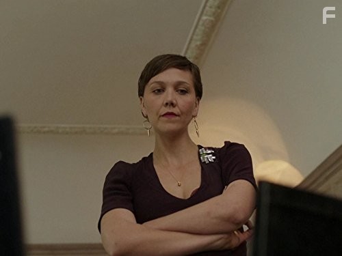 Maggie Gyllenhaal in Благородная женщина (2014)