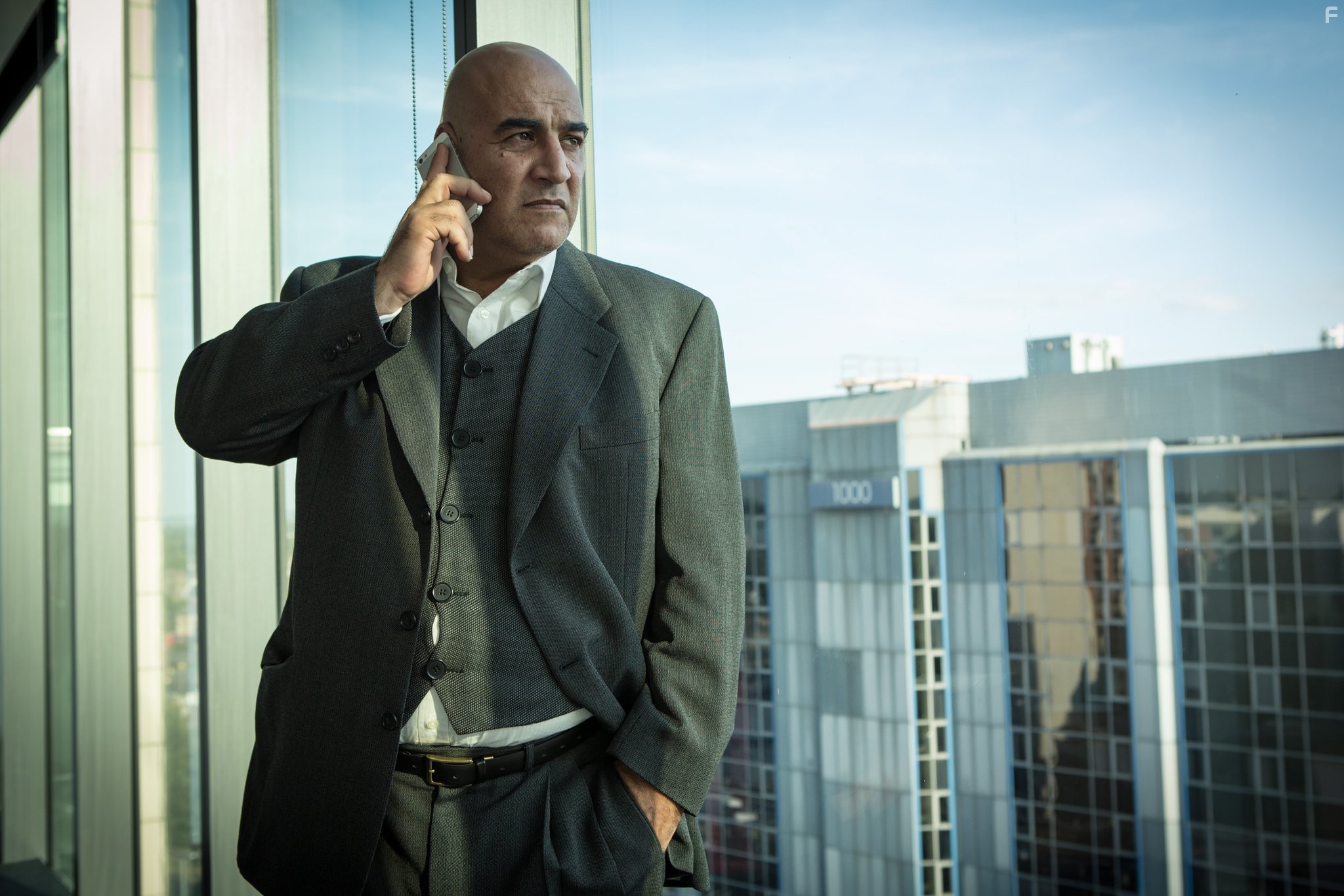 Igal Naor in Благородная женщина (2014)