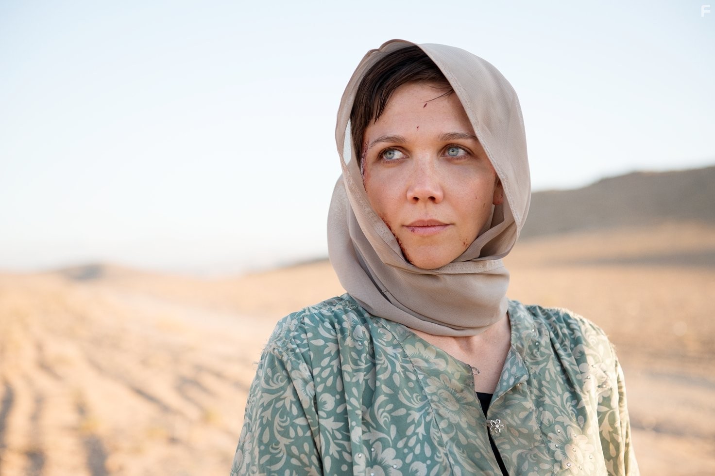 Maggie Gyllenhaal in Благородная женщина (2014)