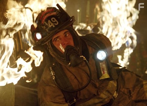 Joaquin Phoenix in Команда 49: Огненная лестница (2004)