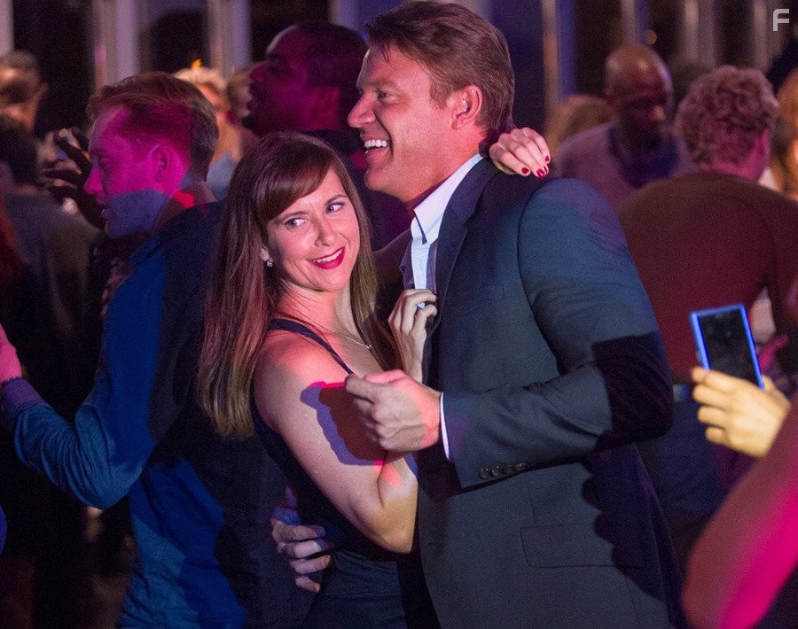 Kellie Martin and Matt Passmore in Супружеский долг (2014)