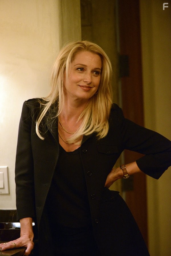 Katherine LaNasa in Супружеский долг (2014)