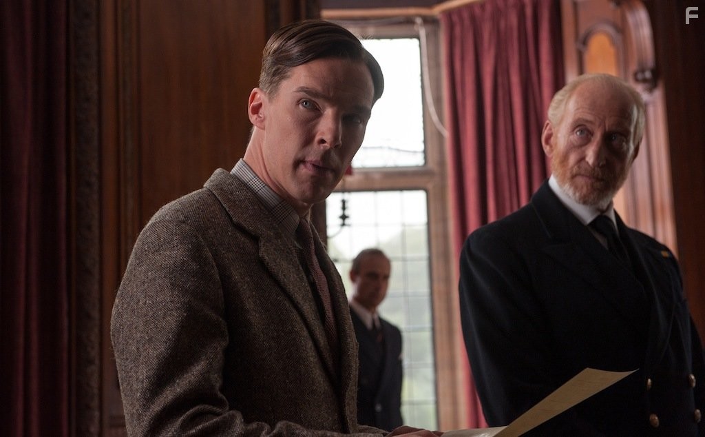 Charles Dance and Benedict Cumberbatch in Игра в имитацию (2014)