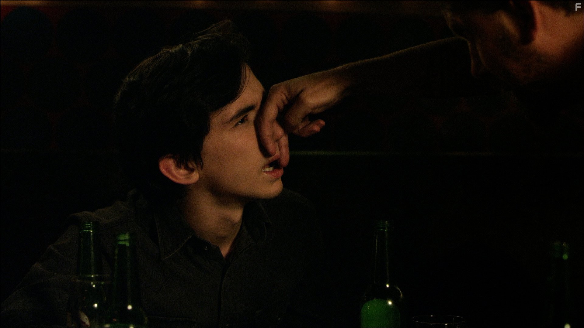 Liam Aiken in Как быть мужиком (2013)