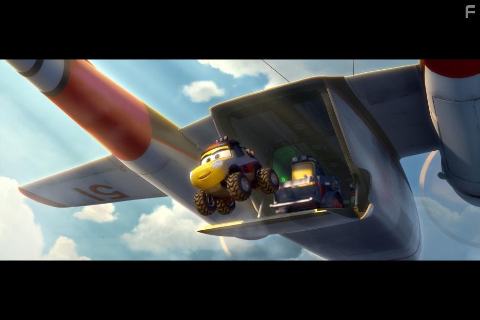 Regina King and Matt Jones in Planes 2: Redden & Blussen (2014)