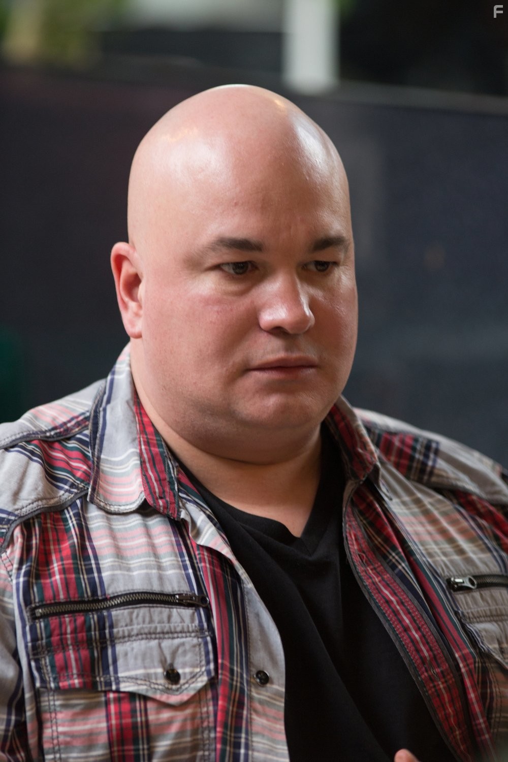 Robert Kelly in Луи (2010)