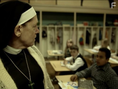 Ann Dowd in Луи (2010)