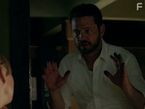 Jason Priestley in Тайны Хейвена (2010)
