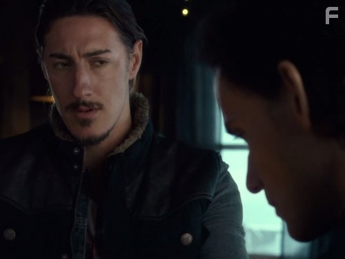 Eric Balfour in Тайны Хейвена (2010)