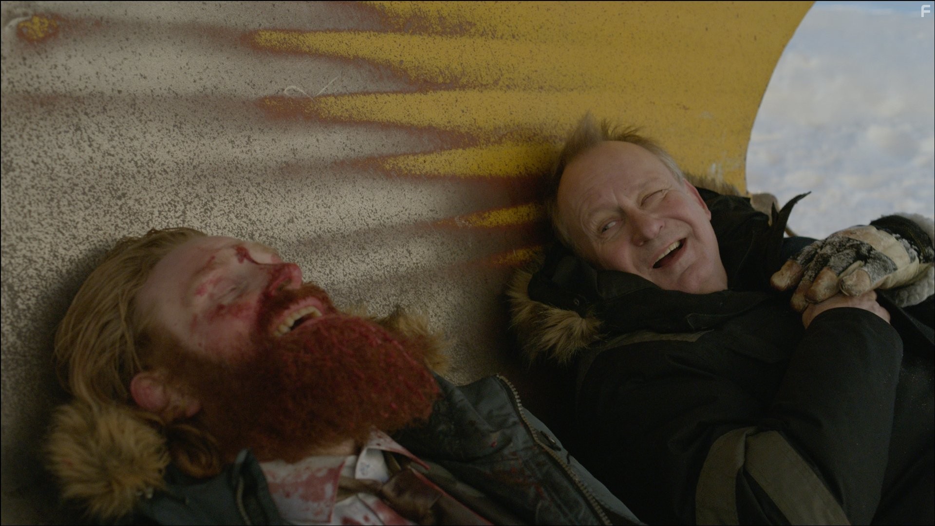 Stellan Skarsg?rd and Kristofer Hivju in Дурацкое дело нехитрое (2014)