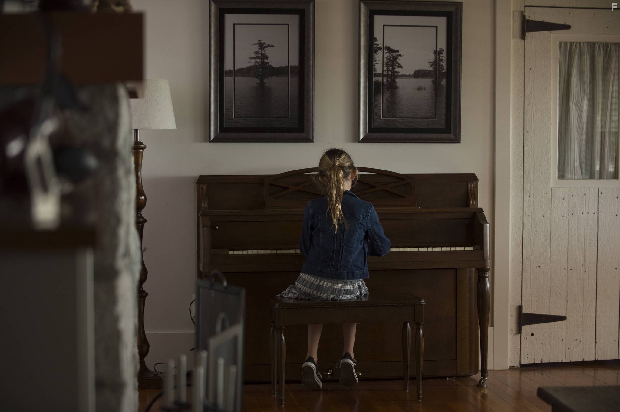 The Intruders and Millie Bobby Brown in Злоумышленники (2014)