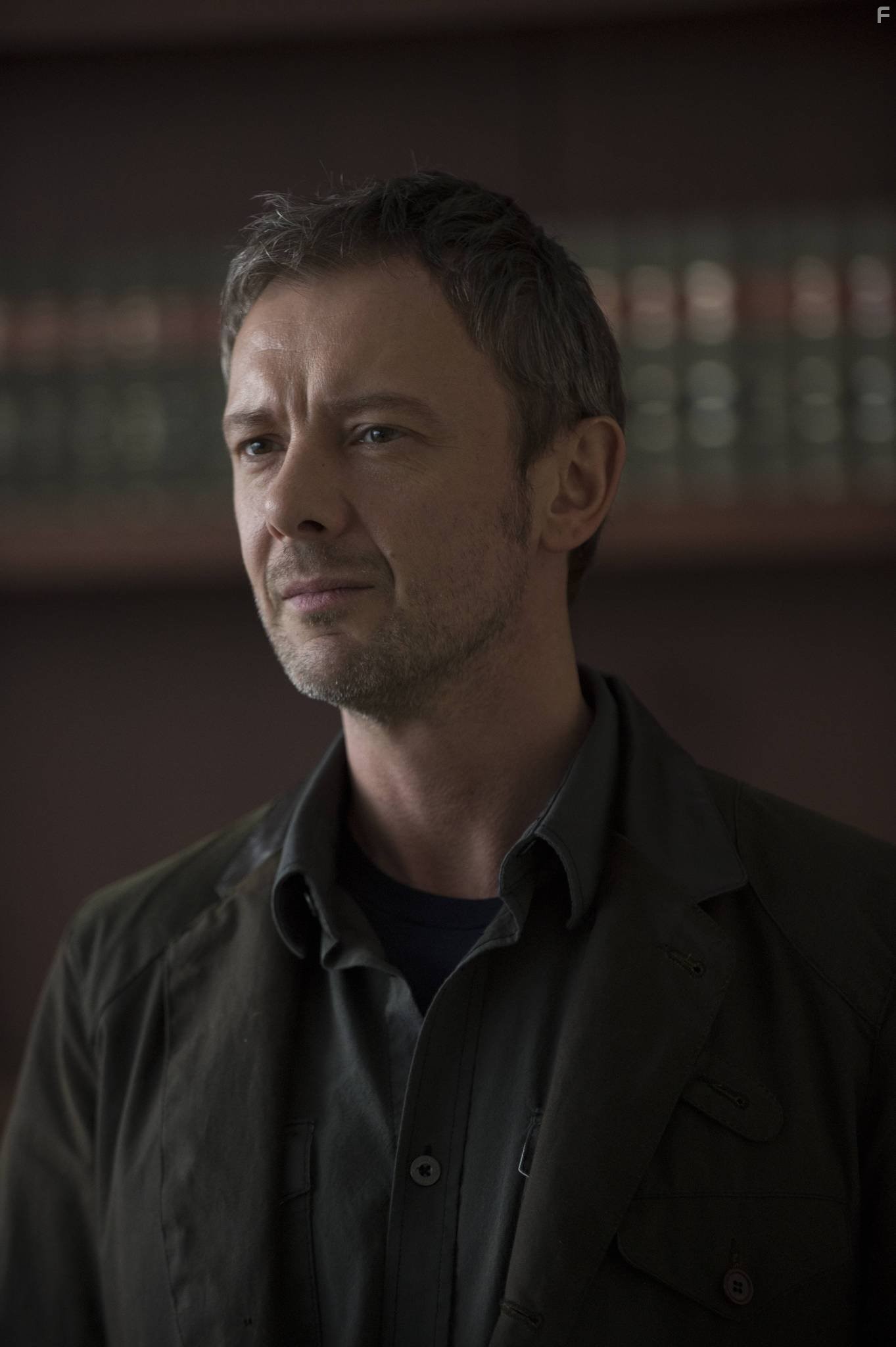John Simm in Злоумышленники (2014)