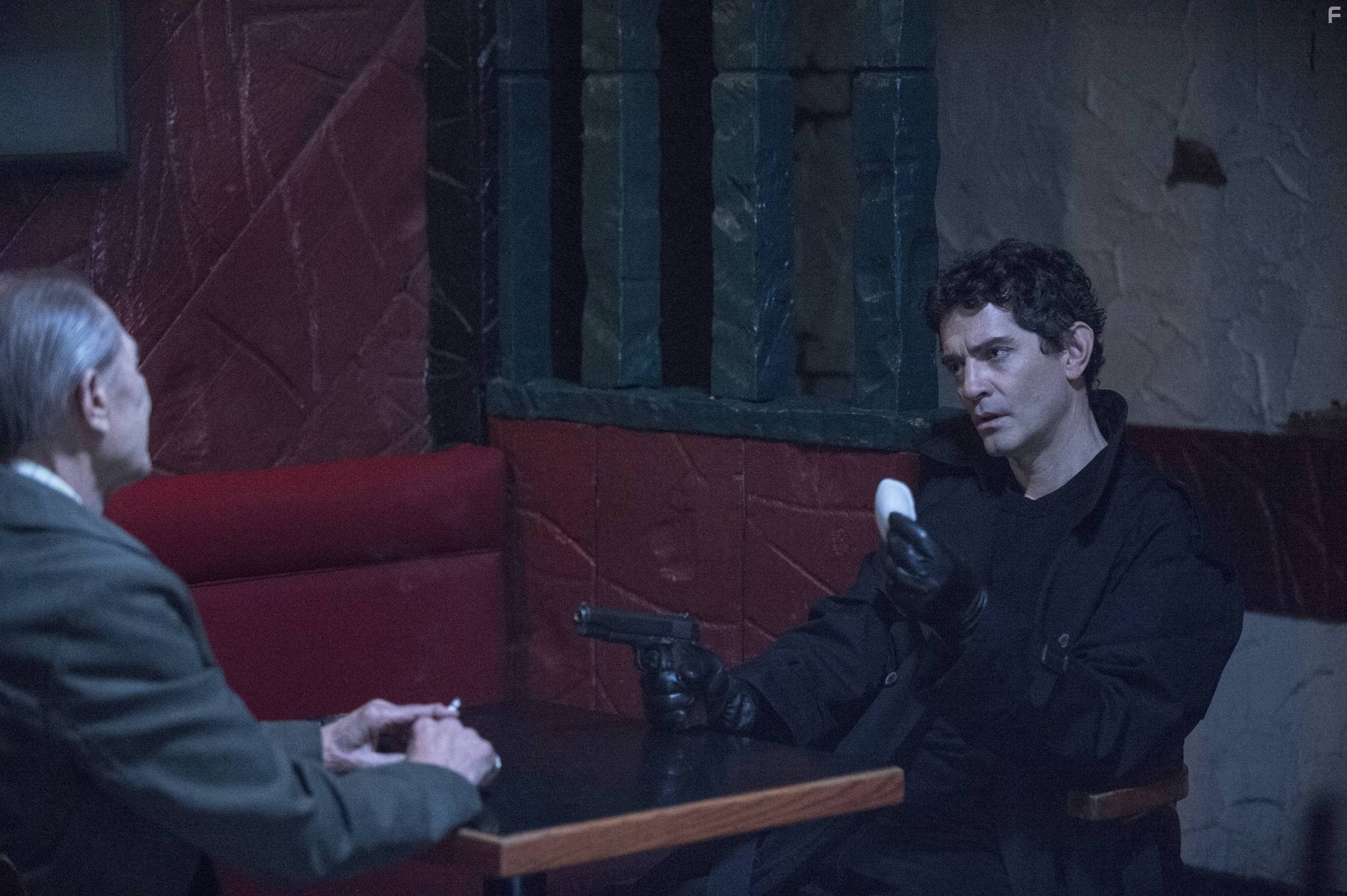 James Frain in Злоумышленники (2014)