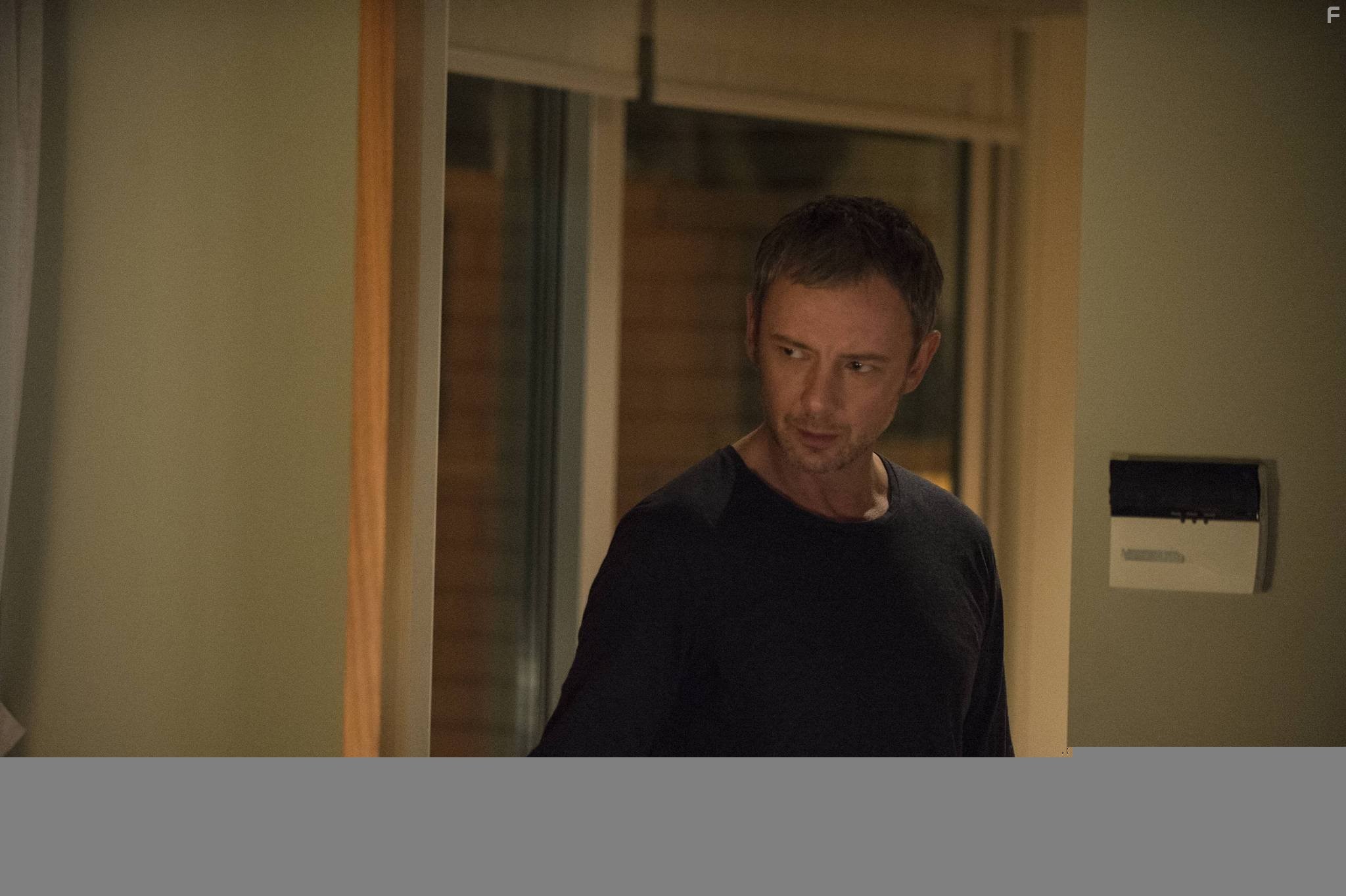 John Simm in Злоумышленники (2014)
