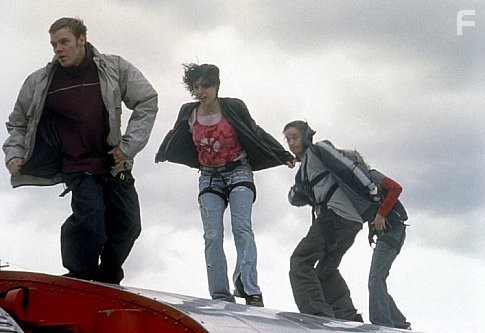 Devon Sawa in Экстремалы (2002)