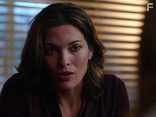 Alana De La Garza in Вечность (2014)