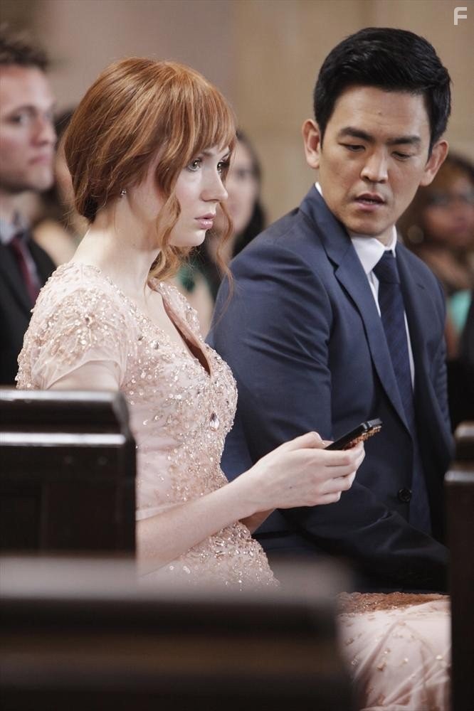 John Cho and Karen Gillan in Селфи (2014)