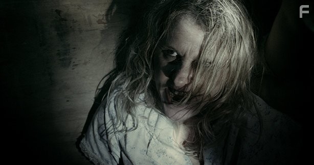 Trudi Ross in Ферма Чарли (2014)