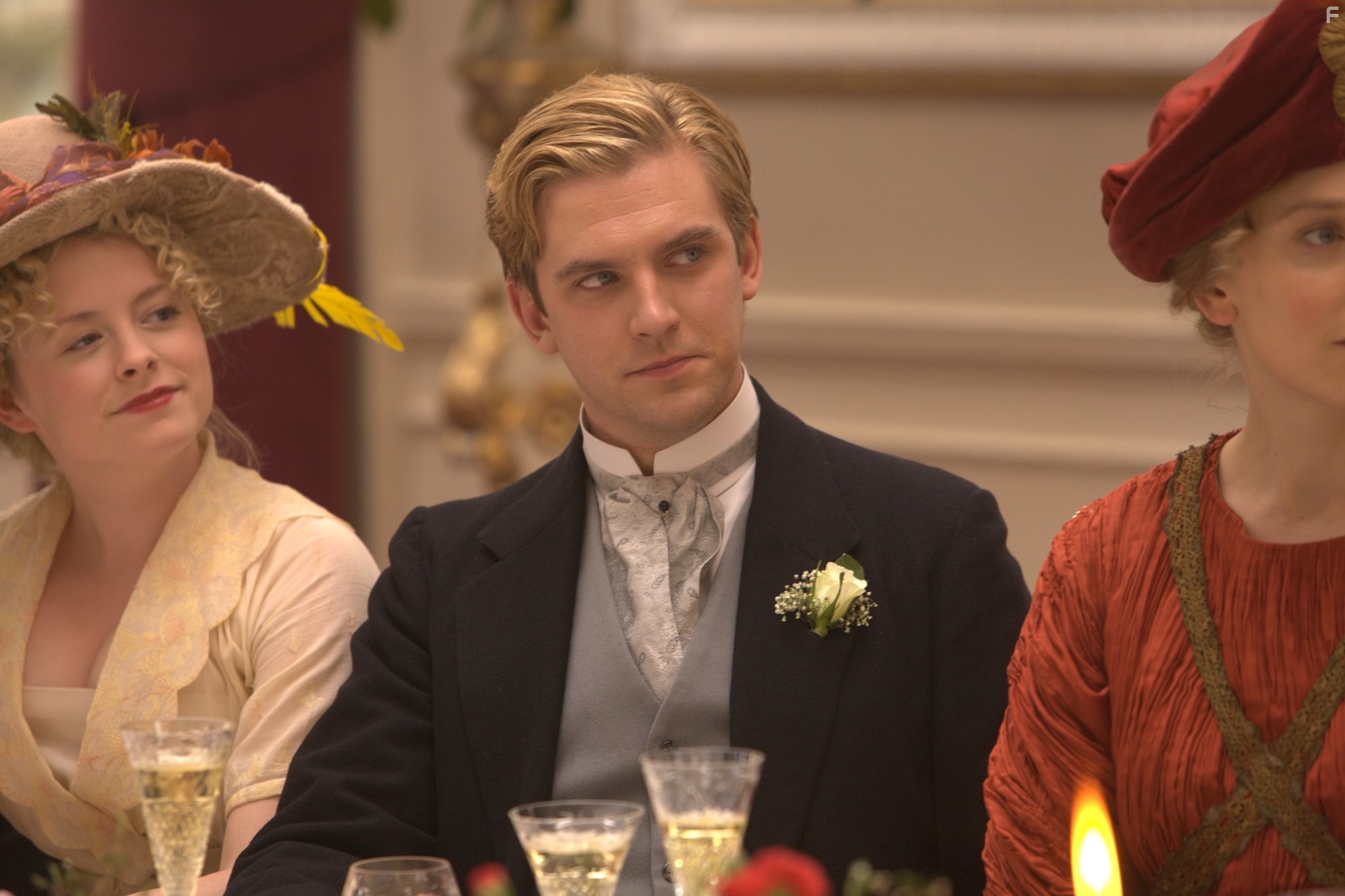 Dan Stevens and Mia Austen in Лето в феврале (2013)