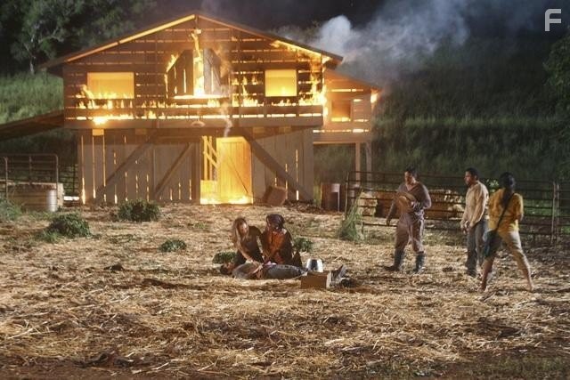 Caroline Dhavernas in Вне карты (2003)