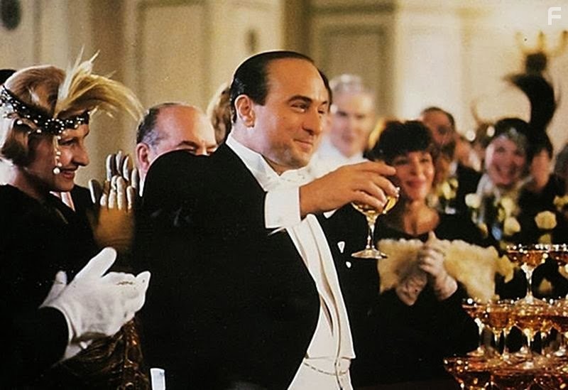 Robert De Niro in Неприкасаемые (1987)