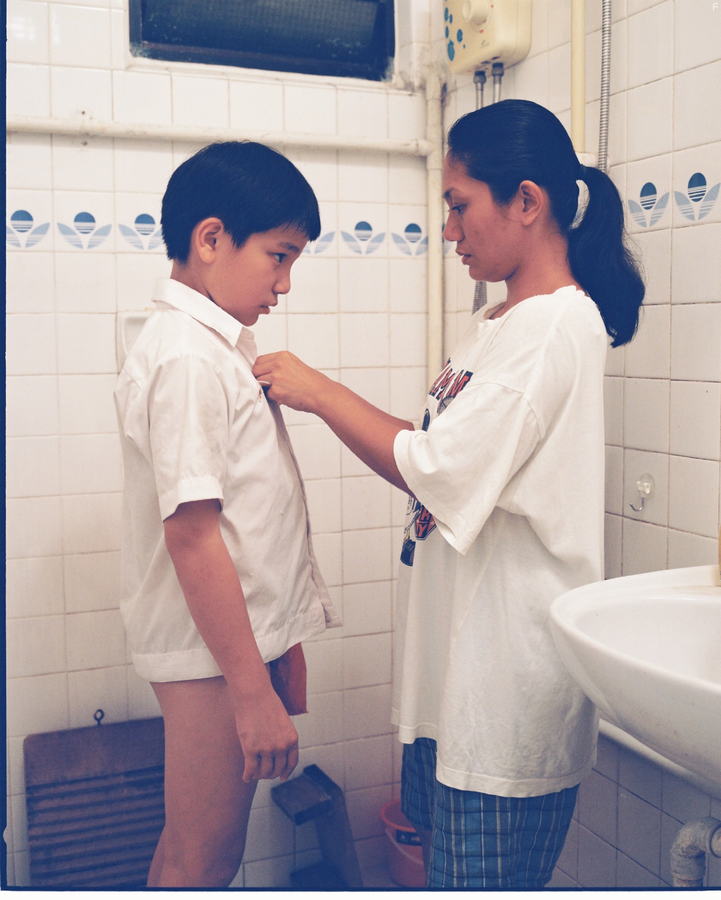 Angeli Bayani and Jia Ler Koh in Илоило (2013)