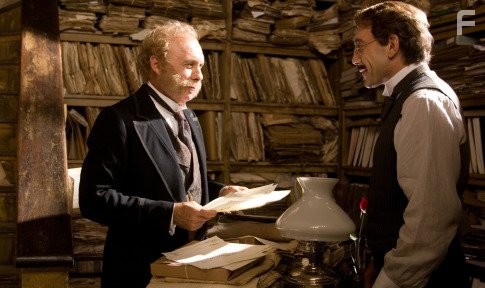 Javier Bardem and Hector Elizondo in Любовь во время холеры (2007)