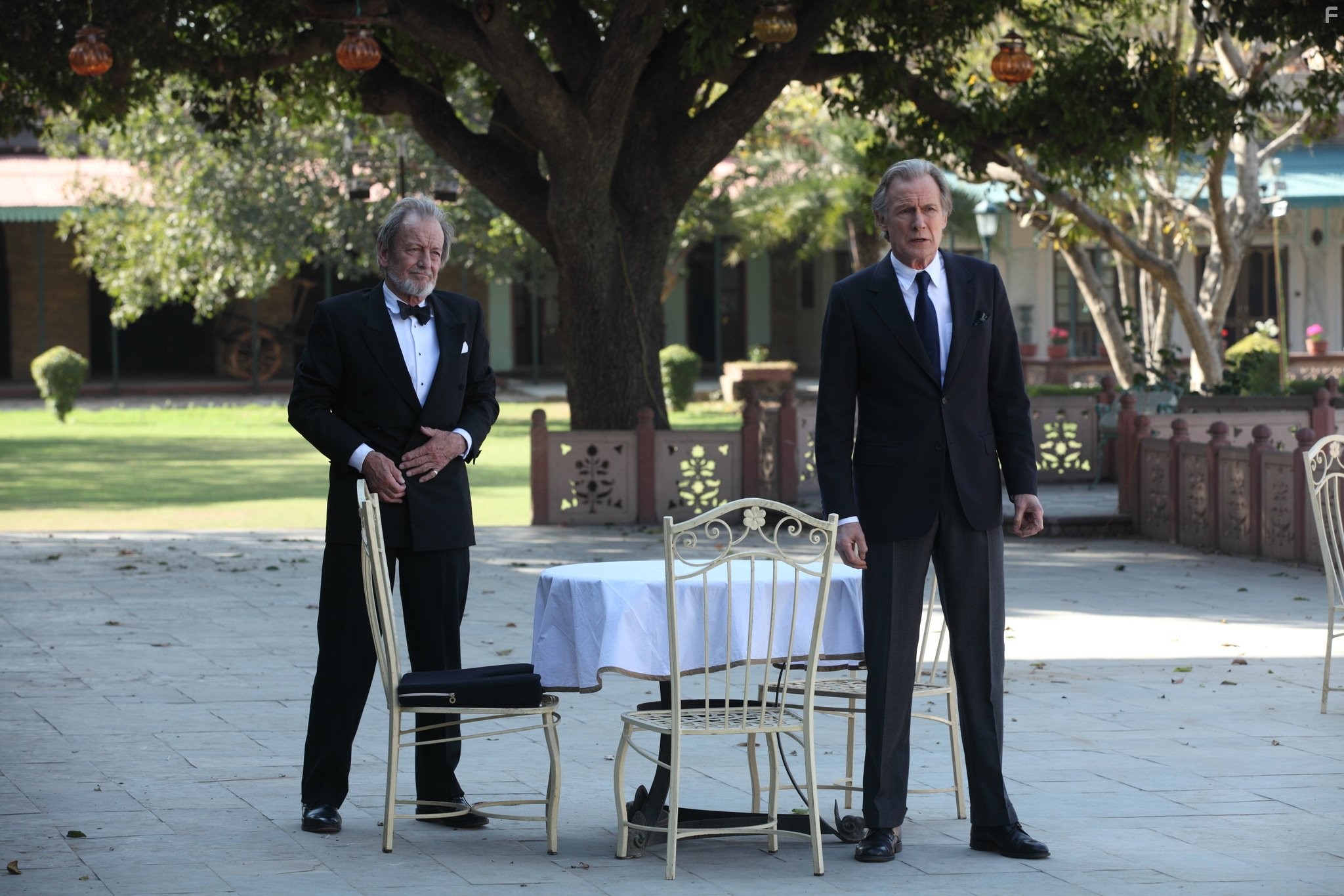 Bill Nighy and Ronald Pickup in Отель Мэриголд: Лучший из экзотических 2 (2015)