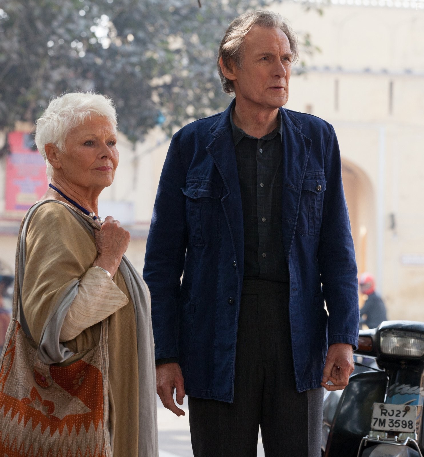 Judi Dench and Bill Nighy in Отель Мэриголд: Лучший из экзотических 2 (2015)
