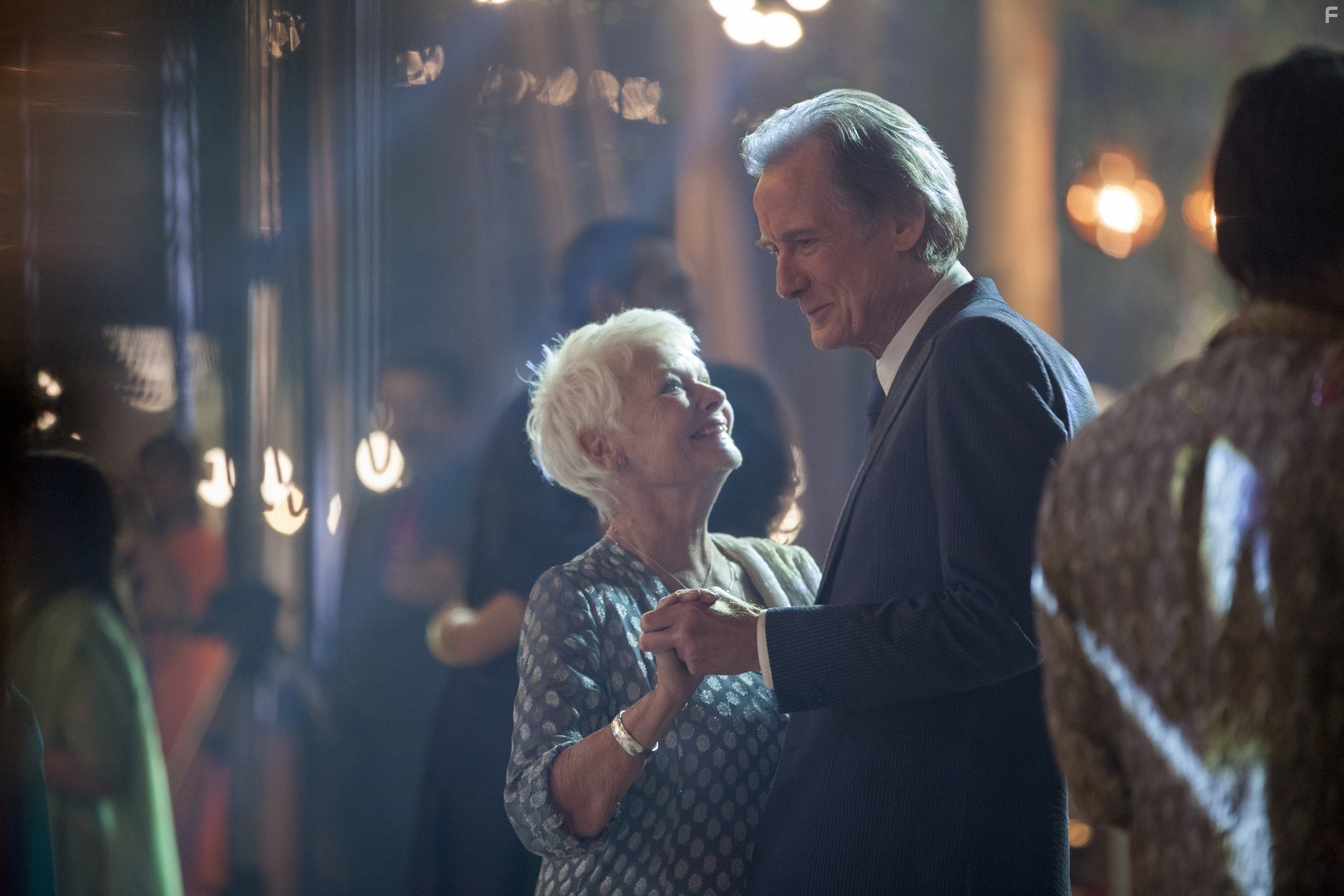Judi Dench and Bill Nighy in Отель Мэриголд: Лучший из экзотических 2 (2015)