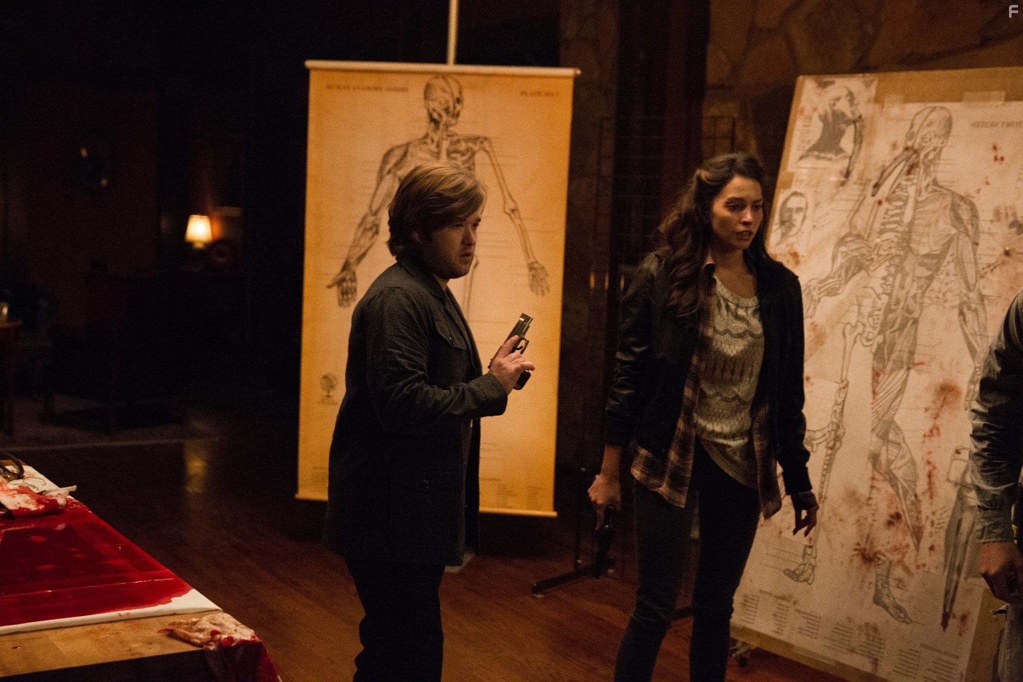 Haley Joel Osment and Genesis Rodriguez in Бивень (2014)