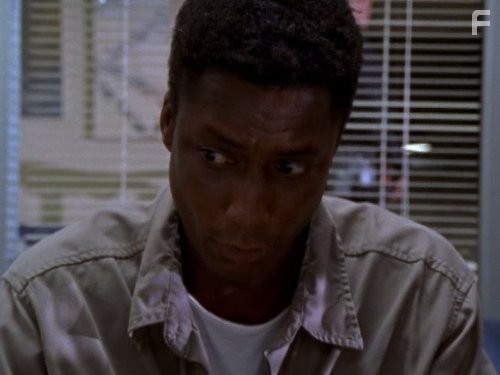 Michael Wright in Тюрьма Оз (1997)