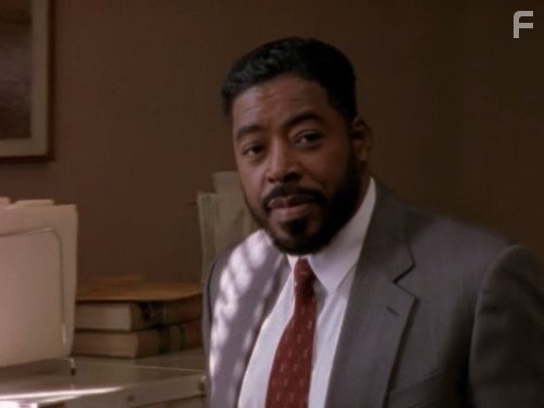 Ernie Hudson in Тюрьма Оз (1997)