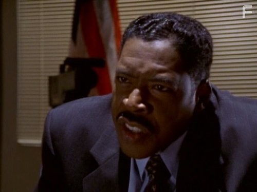 Ernie Hudson in Тюрьма Оз (1997)