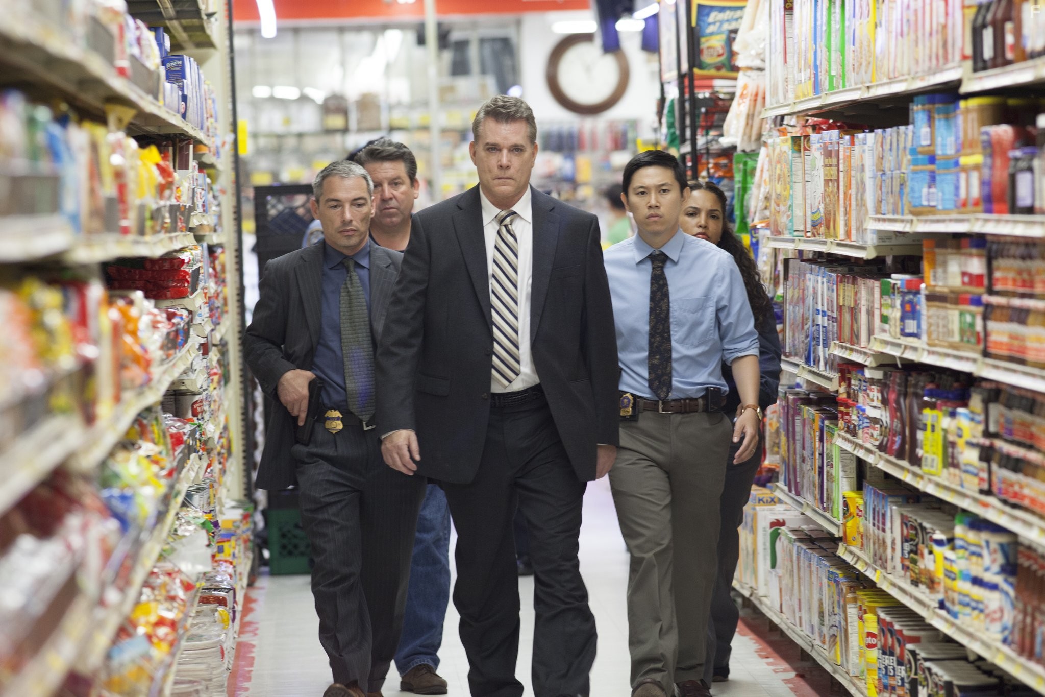 Ray Liotta and Jin Au-Yeung in Месть зеленых драконов (2014)