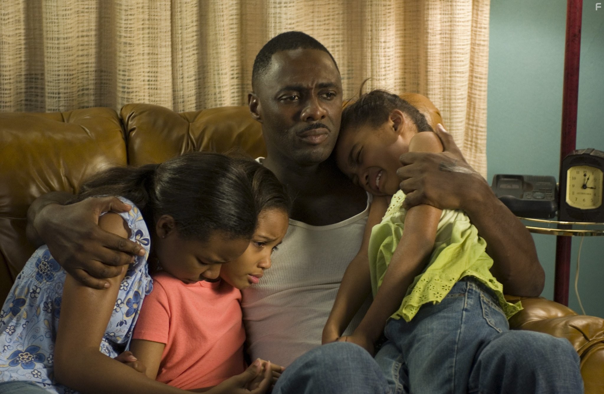 Idris Elba, Lauryn Alisa McClain, and Sierra Aylina McClain in Папина дочка (2007)