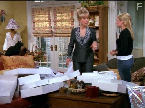 Barbara Eden and Melissa Joan Hart in Сабрина - маленькая ведьма (1996)