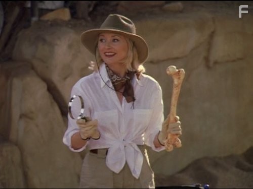 Beth Broderick in Сабрина - маленькая ведьма (1996)