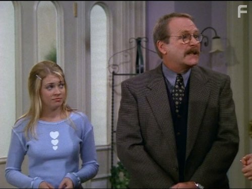 Melissa Joan Hart and Martin Mull in Сабрина - маленькая ведьма (1996)