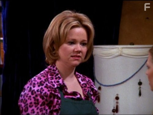 Caroline Rhea in Сабрина - маленькая ведьма (1996)