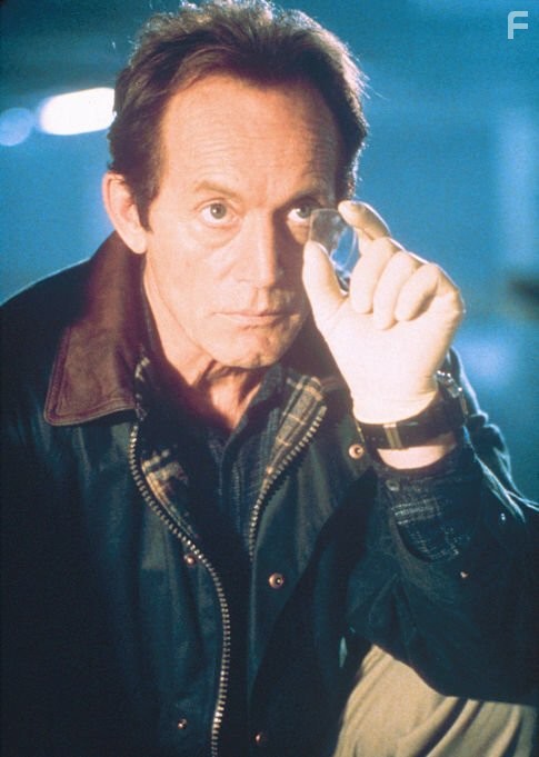 Lance Henriksen in Тысячелетие (1996)