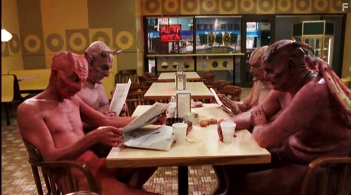 Richard Bakalyan, Wally Dalton, Alex Diakun, and Bill Macy in Тысячелетие (1996)