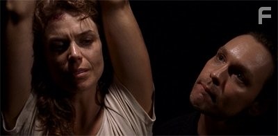 Doug Hutchison and Megan Gallagher in Тысячелетие (1996)