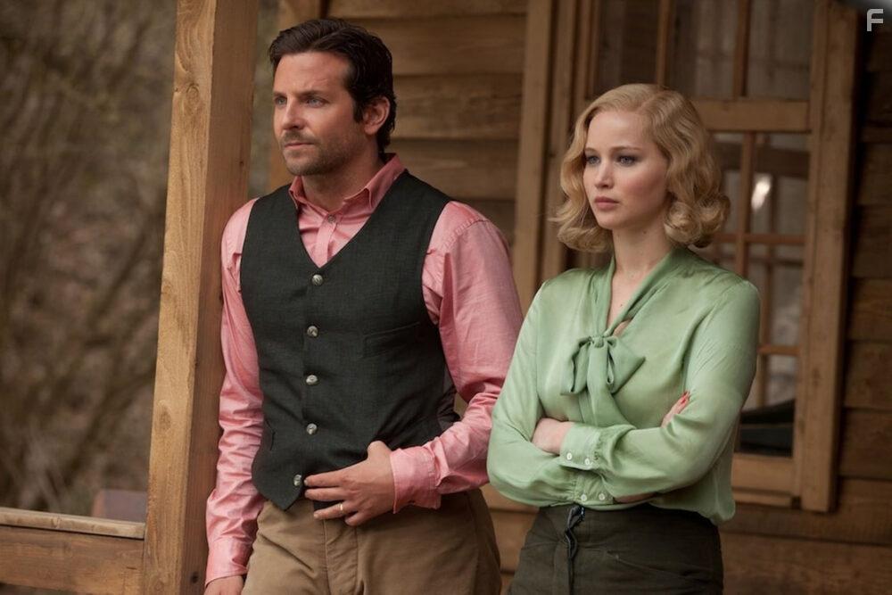 Bradley Cooper and Jennifer Lawrence in Serena (2014)