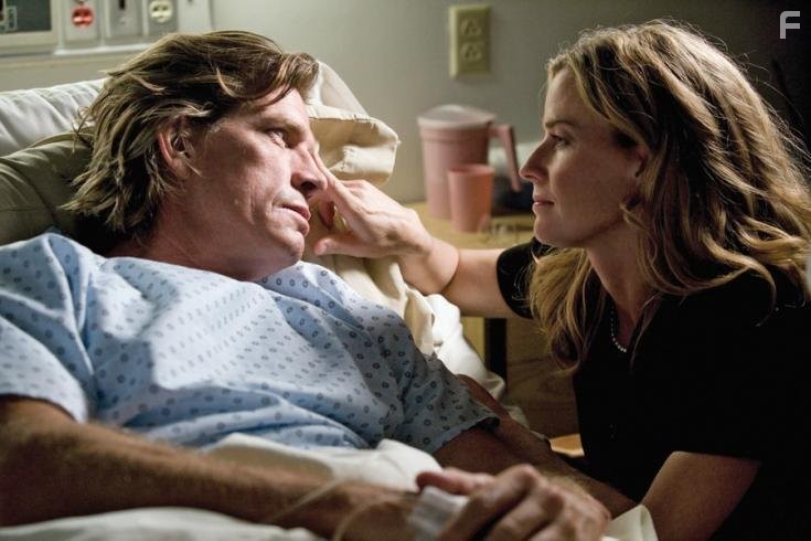 Elisabeth Shue and Thomas Haden Church in Дон МакКей (2009)